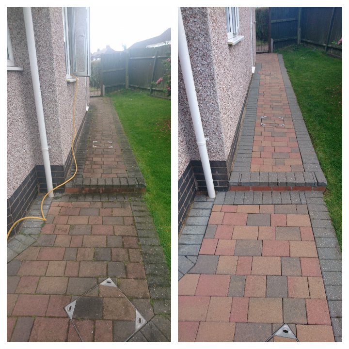 WCSComms's tweet image. #TransformationTuesday

Super happy with the results of this jet washing job we completed at a residential property in Coventry!
I think the homeowners were happy too 😁
What a transformation.. Like a new garden 😍

#jetwashing #patio #happycustomer #makeover