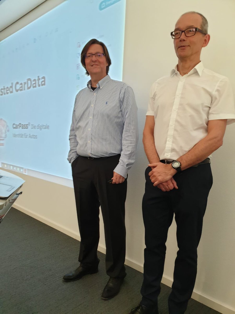 Vielen Dank für die Einladung! Der Bundesverband Lieainggesellschaften, beziehungsweise der Rechtsausschuss, hat uns heute eingeladen.