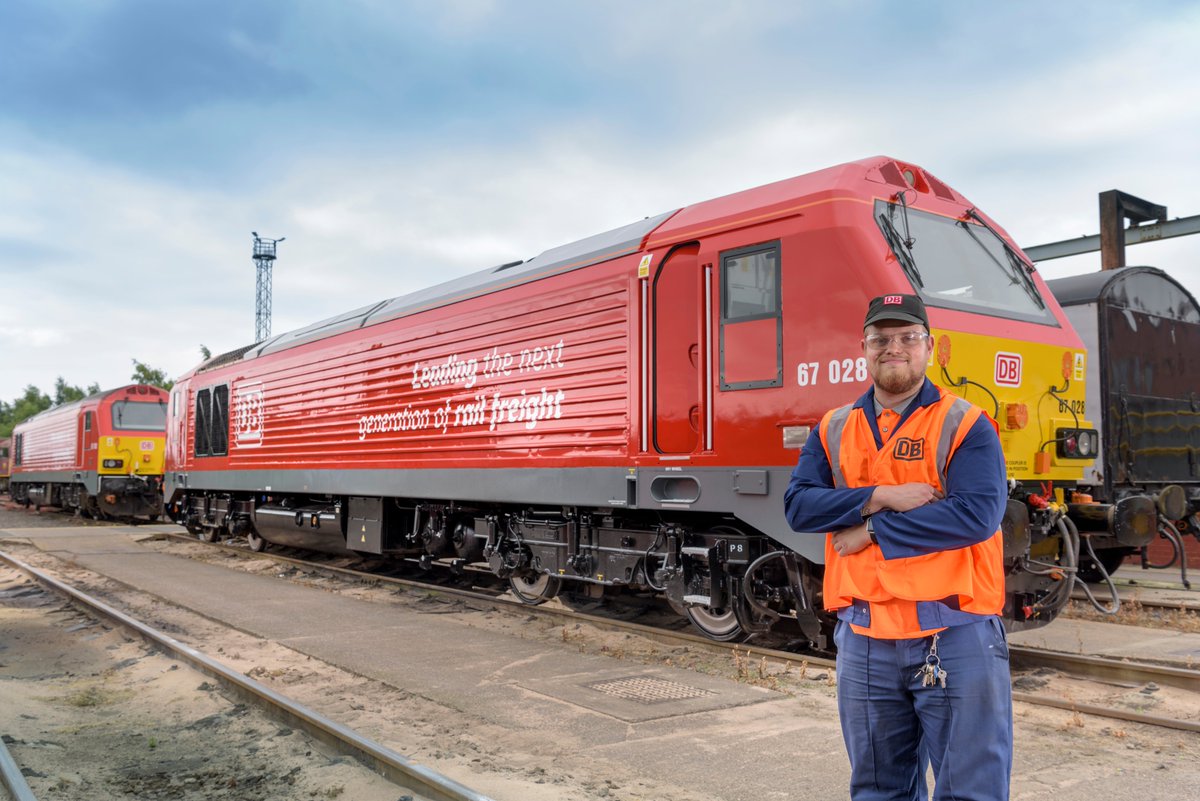 DBCargoUK's tweet photo. #Teamred are recruiting. We are looking for an Internal Operations Specialist (European Train Control System) Click below for more information and how to apply. #recruitment #joinourteam #firstchoiceforrailfreight #recruiting https://t.co/ZTagAmrWDv https://t.co/8e3bQ0WVrp