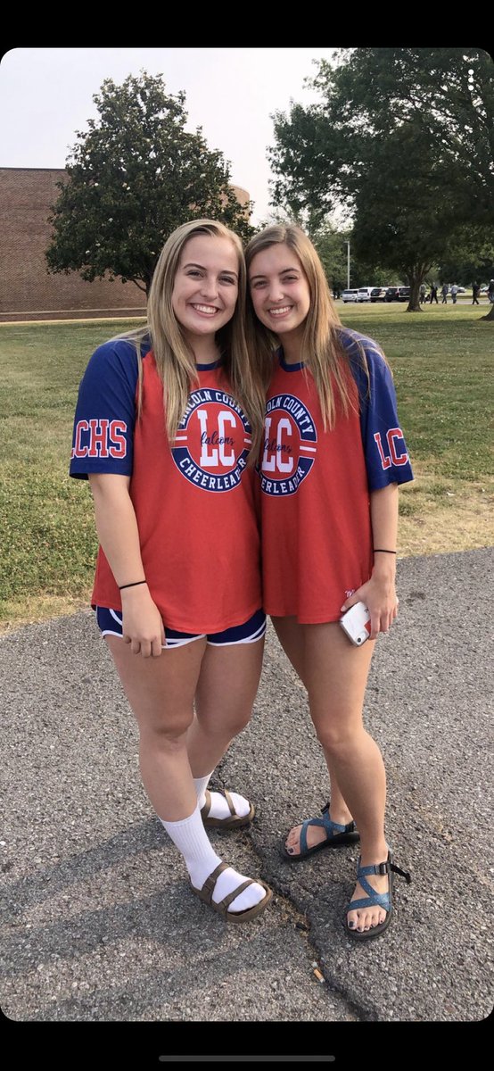 LCHScheer37334's tweet photo. LC cheer is on the way to Tennessee Tech for UCA camp!!💙❤️ https://t.co/mikBGABZF1