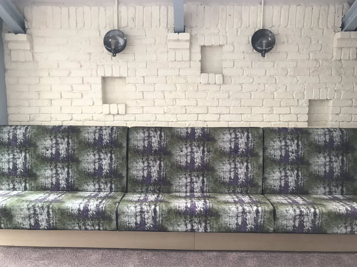 Just installed <a href="/TOSHknutsford/">Old Sessions House</a> upholstered in Arley House fabrics ✂️✂️ #knutsford #Cheshire #bar #restaurant #upholstery #interiordesign #interior