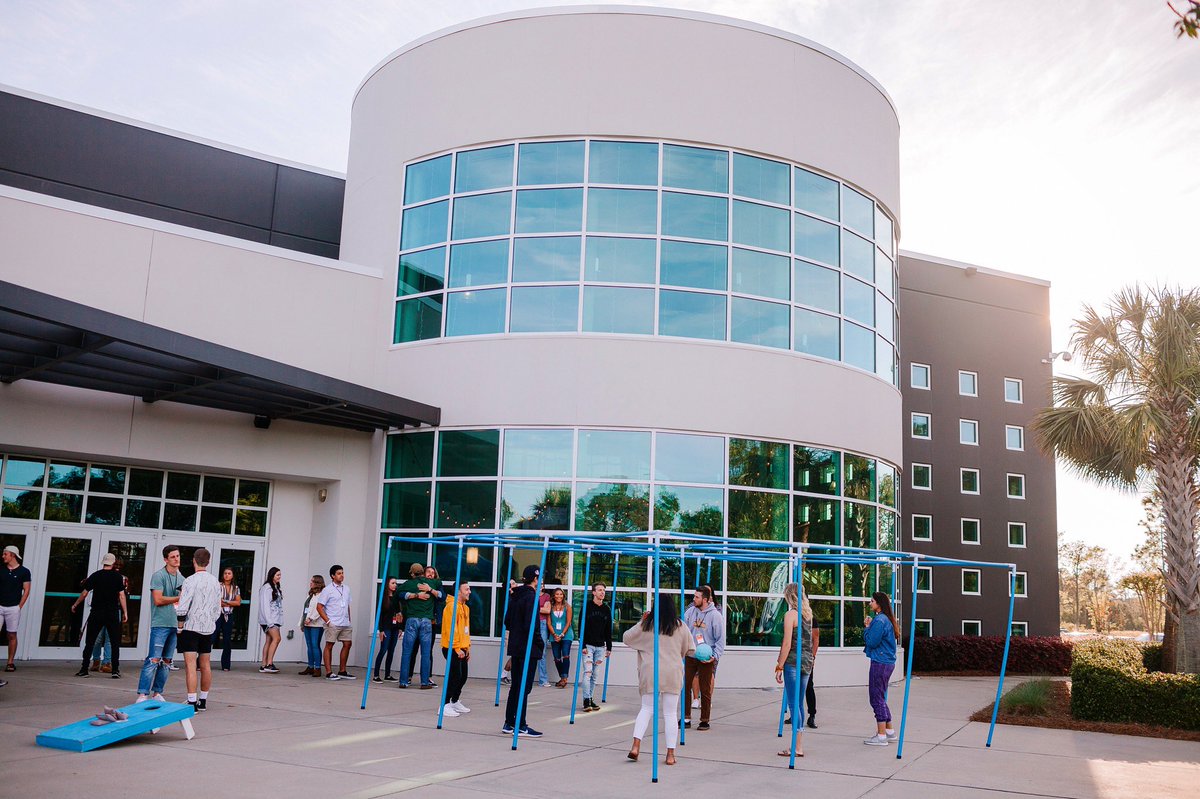 Overflow tweet media