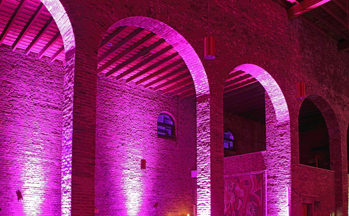 AudacyCanada's tweet photo. The right lighting sets a scene. 
Heightens moods. 
And brings the world around you to life. 

The Audacy Wireless Lighting Control System gives you the power to change your space. Smart technology, controlled from anywhere with just a tap.
https://t.co/0TkhG9YFUA https://t.co/vrEeaToAmk