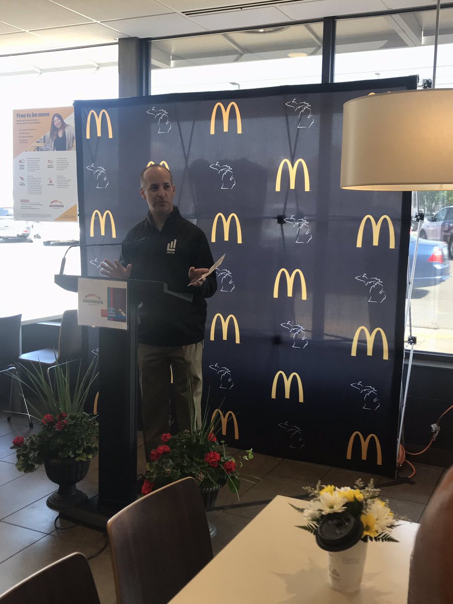 badxl1200's tweet photo. Exciting day at our Frandor location in Lansing as we celebrate Archways and how we assist our college students #education #Americasbestfirstjob #McDonalds https://t.co/X6WDsXzOZF