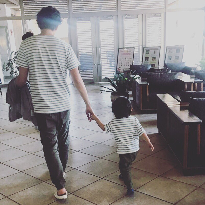 kids_mono's tweet photo. 夏のおそろいボーダーTシャツ。
#旅行もおそろい
#パパっ子 #子ども服 #おやこーで #リンクコーデ #ハンドメイド https://t.co/jPdAE9FvRg
