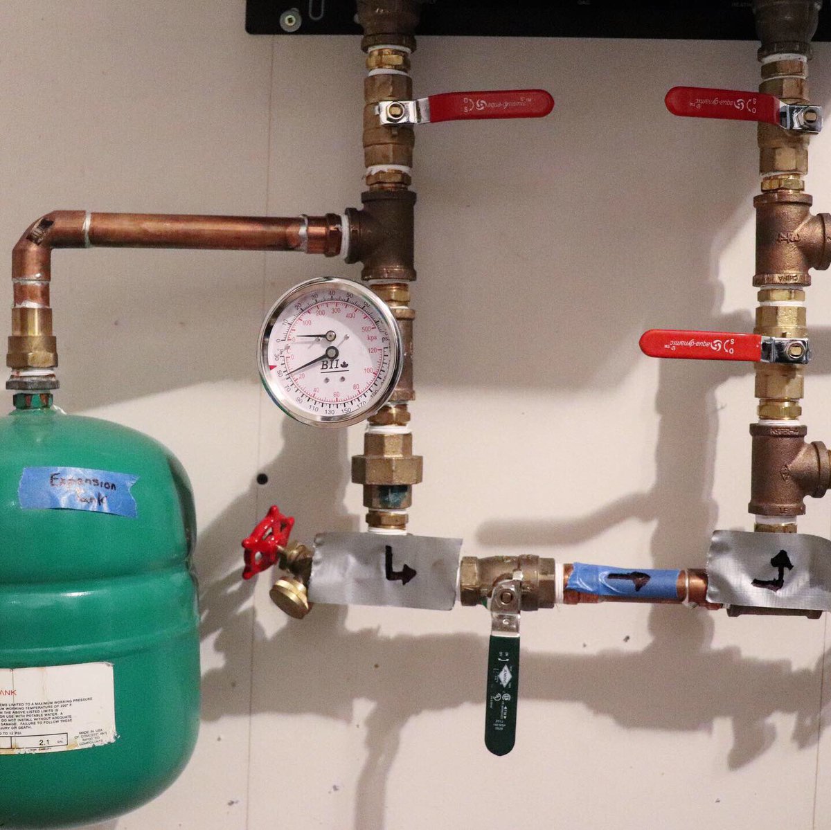 QSDT's tweet photo. For plumbing, we plan to install a cutting-edge system that heats water only on demand and can filter and recycle water for maximum efficiency. Follow our page to stay updated as we walk you through four of our favourite QSEC systems over the next two weeks! 
#sustainableliving https://t.co/9otq3hEesG