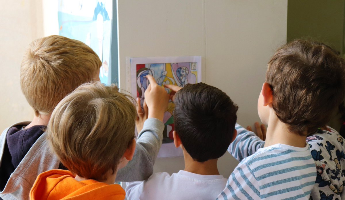Comment repenser l'apprentissage des mathématiques ? ✏️🎨
Une matinée sur le principe de l'escape game, à l'école primaire de la Gatolière, preuve qu'il n'y a pas d'âge pour apprendre le travail collaboratif 🤝
#intrapreneuriat #intrapreneur #school #project #innovation