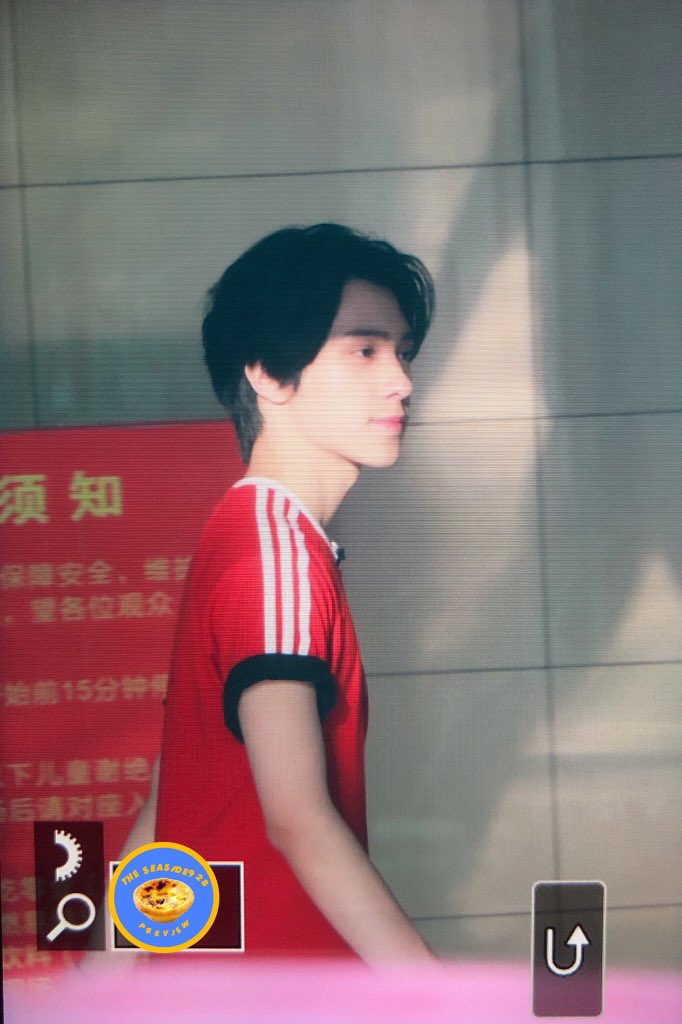 henderyzone's tweet photo. 190604 ✰ ©️The Seaside 928

#HENDERY #黄冠亨 #WayV #威神V https://t.co/RkMDu8HIZt