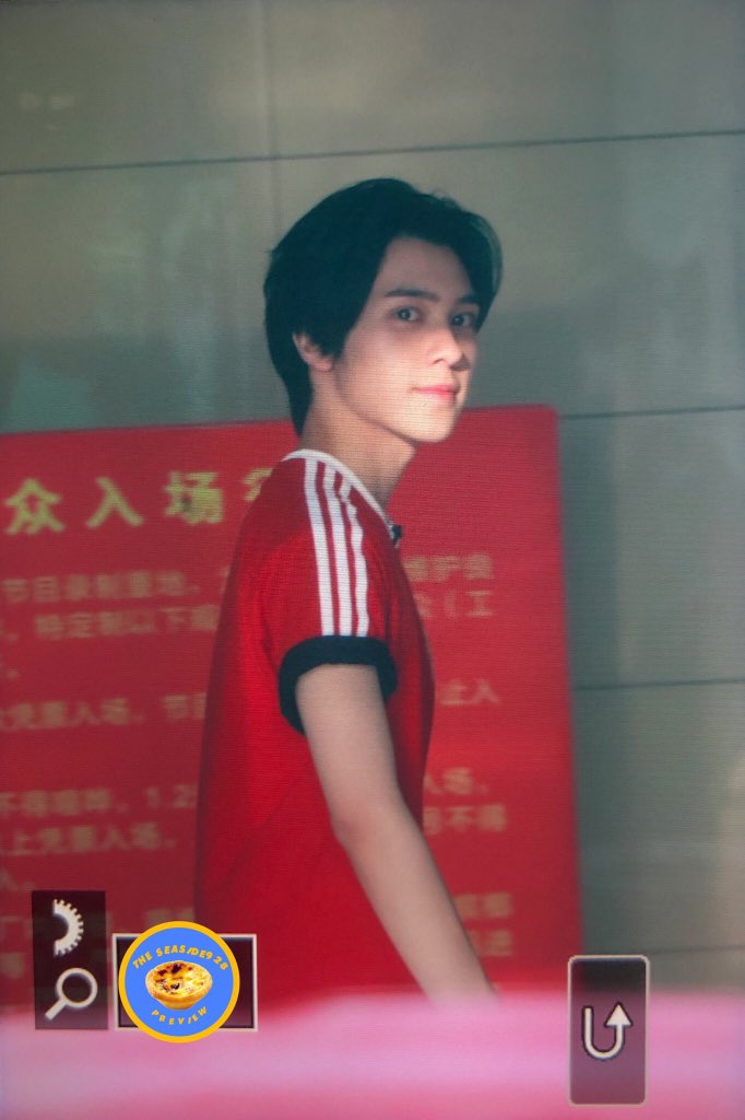 henderyzone's tweet photo. 190604 ✰ ©️The Seaside 928

#HENDERY #黄冠亨 #WayV #威神V https://t.co/RkMDu8HIZt