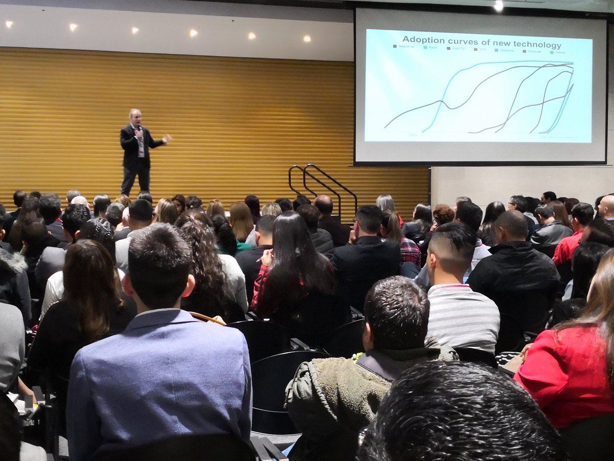AnaldexColombia's tweet photo. #AEstaHora Conferencia ¿Qué es el Ecommerce en el mundo? Tendencias y oportunidades para Colombia @pueyrredonline - presidente eCommerce Institute #EcommerceTransfronterizo https://t.co/7CSd5iCEbF