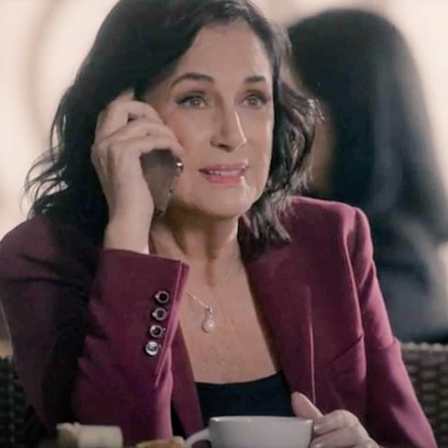FansdHelenaRojo's tweet photo. Será que es sincera o esconde algo? #LuciaCarbajal #PorAmarSinLey2 #cap67 #HelenaRojo #divinahelena #mejorprimeraactriz #lamásamada #lamásbonita #lamejor https://t.co/SUNTcfxIzN