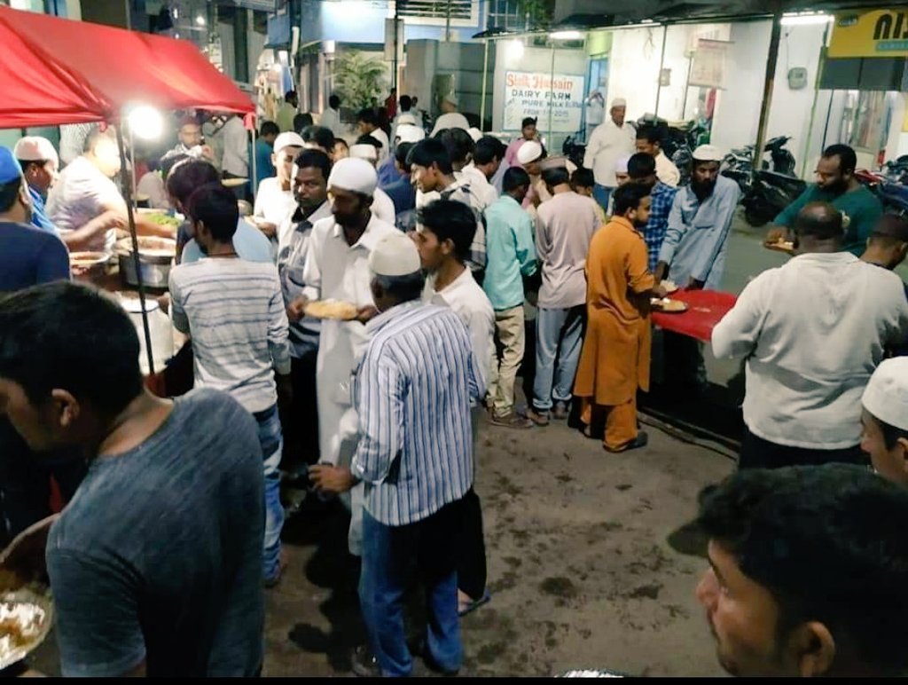 drjamidullah's tweet photo. No Media will show you this.

Hindu families organised Iftar party for Muslims neighbours, This is pure Indian🇮🇳 Culture. 

Spread as you can 🙏 https://t.co/zc0f0VzjBN