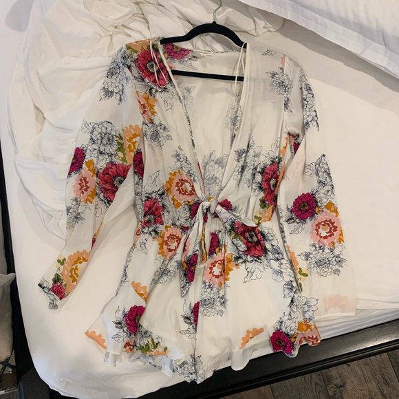 teesfashfinds's tweet photo. So good I had to share! Check out all the items I'm loving on @Poshmarkapp from @LorrieFairbanks @dwint90 #poshmark #fashion #style #shopmycloset #cottoncandy #boutique #newyorkcompany: https://t.co/6WZmobKdMl https://t.co/yLjCyYbjF1