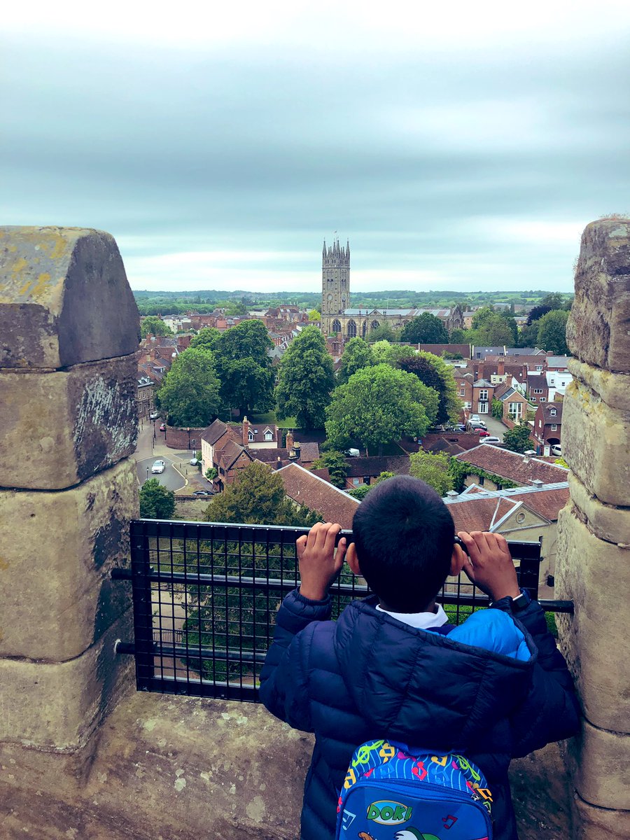 KirchinMiss's tweet photo. We are on our way home from a spectacular day, the children have done us proud and represented Fairfields brilliantly! #WarwickCastle #schooltrip https://t.co/jJOWgOlQ9g