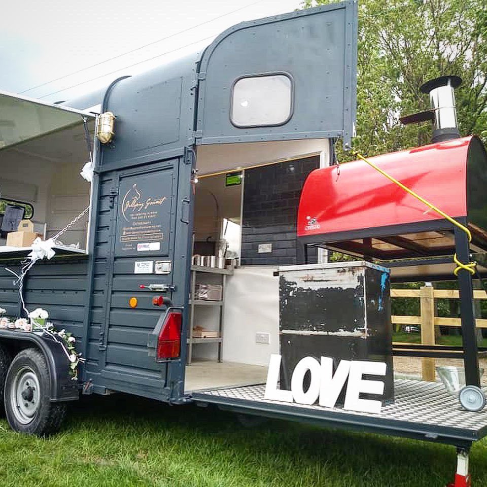 FOOD &amp; #CraftBeer LOVERS We’ve 2 special food vans coming to <a href="/DocksBeers/">Docks Beers</a> this week. 

Friday we have <a href="/mrcitronfood/">Mr Citron</a> in his yellow van serving fresh #kebabs in tortillas with a Mr Citron twist! 

Saturday we have The Galloping Gourmet horse box serving Greek GYRO’s &amp; American BBQ!