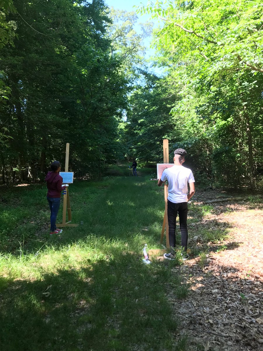 mcdonough_art's tweet photo. It’s a beautiful day for plein air painting! ⁦@McDonoughHS⁩ https://t.co/lGqpBdiLcY