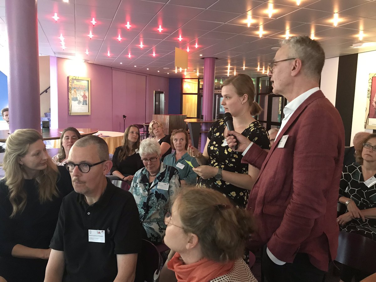 SAP_uitgevers's tweet photo. Wrap up van de diverse casussen in de sessie van preserveren naar cureren. Waar gingen de discussies over?
* Zoek de grens van de archieffunctie op om onderbelichte groepen een plek te geven
* Je moet je kunnen verplaatsen in diverse belangen
 #Archiefdagen #archief19 https://t.co/f46Wz2HCtZ