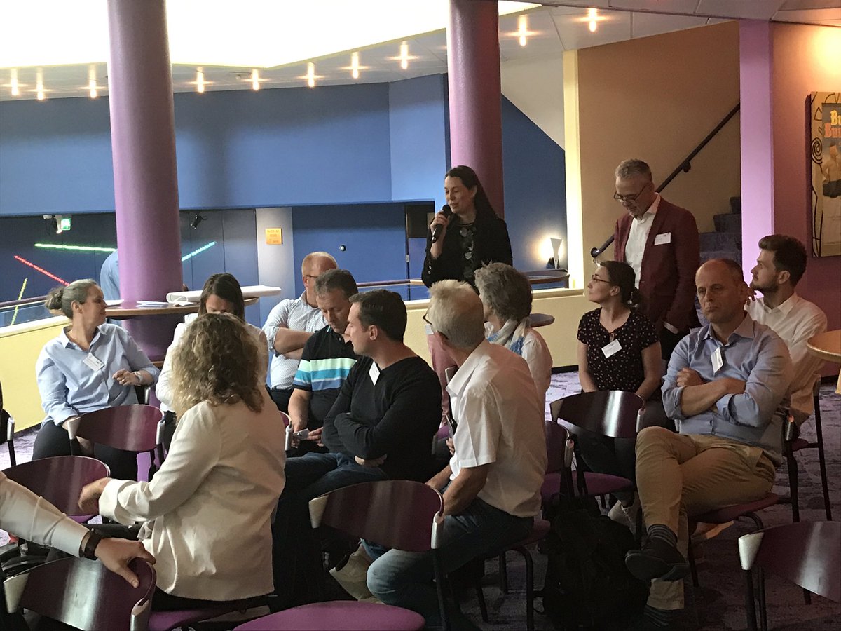 SAP_uitgevers's tweet photo. Wrap up van de diverse casussen in de sessie van preserveren naar cureren. Waar gingen de discussies over?
* Zoek de grens van de archieffunctie op om onderbelichte groepen een plek te geven
* Je moet je kunnen verplaatsen in diverse belangen
 #Archiefdagen #archief19 https://t.co/f46Wz2HCtZ