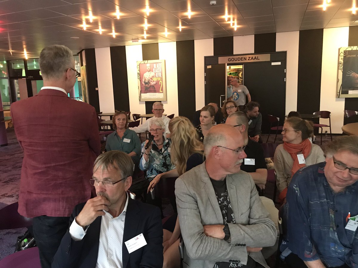 SAP_uitgevers's tweet photo. Wrap up van de diverse casussen in de sessie van preserveren naar cureren. Waar gingen de discussies over?
* Zoek de grens van de archieffunctie op om onderbelichte groepen een plek te geven
* Je moet je kunnen verplaatsen in diverse belangen
 #Archiefdagen #archief19 https://t.co/f46Wz2HCtZ