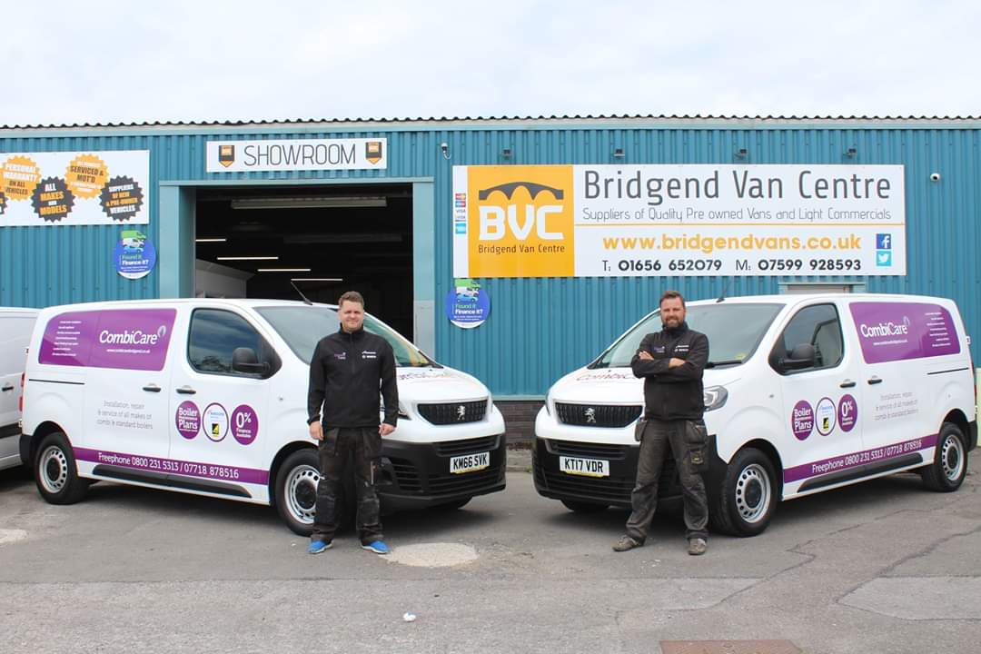 #Twins!! Working with #Combicare once again, we've #branded two #PeugeotExpert #vans supplied by @bridgendvans, adding to their growing #fleet. 

@rolanddguk @metamarkuk @printmaxuk #Metamark #vehiclebranding #fleet