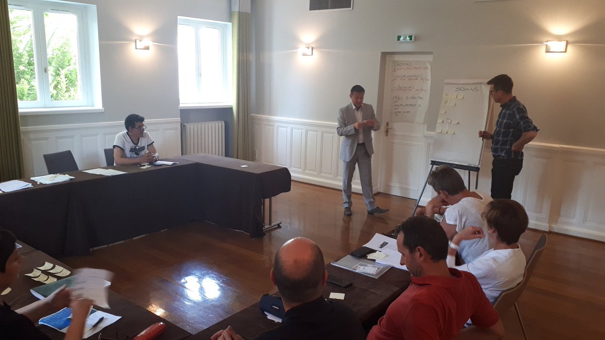 GrandLyonHab's tweet photo. { Séminaire interne } Des temps de travail collaboratifs pour une après-midi très productive, avec toujours la satisfaction du locataire en ligne de mire 📳 #TransitionNumérique #Beekast #accompagnementauchangement #seminaire https://t.co/46zB0pXjUH