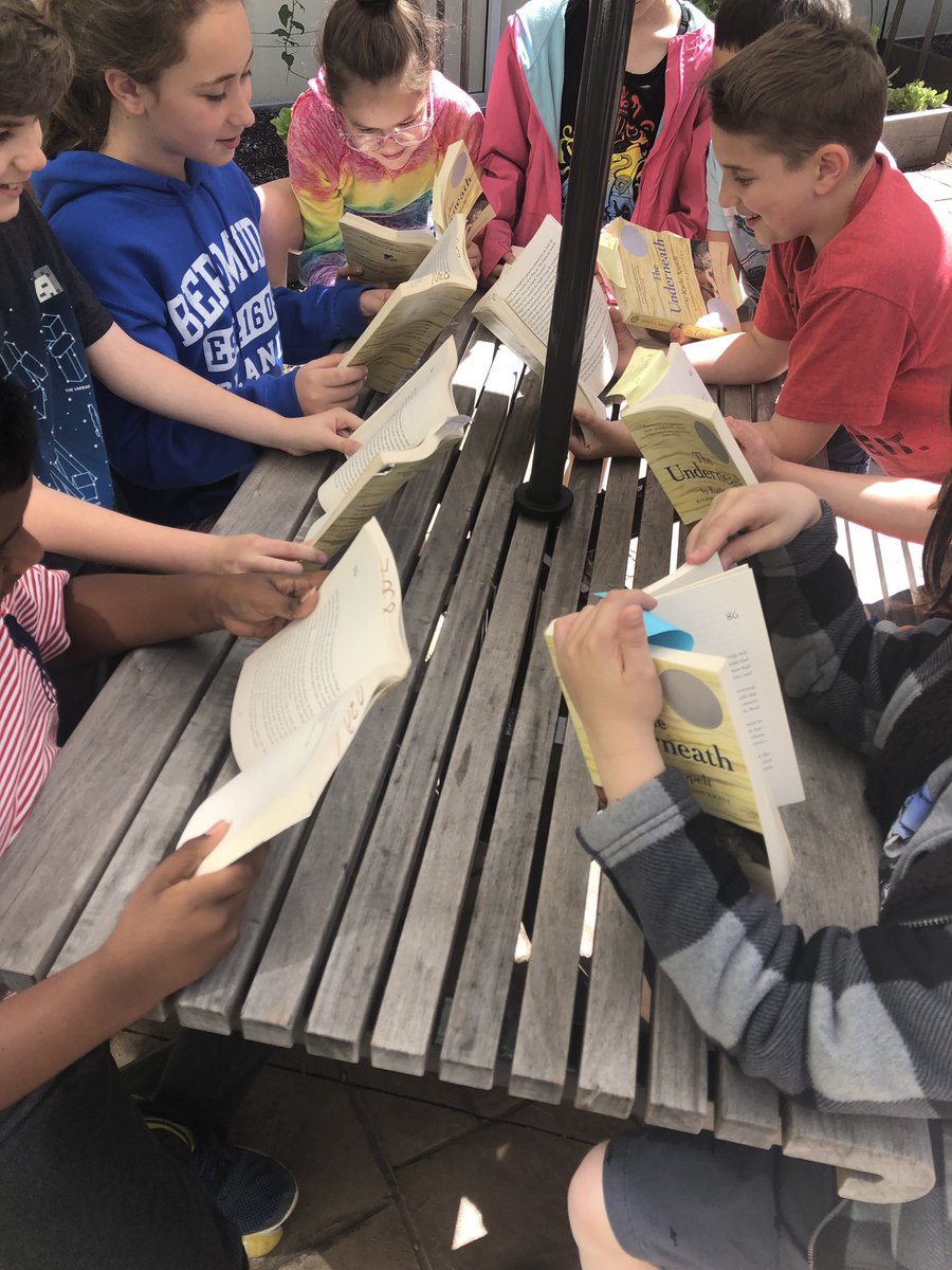 ckear4thgrade's tweet photo. Such a beautiful day to meet with our book clubs in our wonderful courtyard. @ViolaAchieves @violafourth https://t.co/m6qofCVgUS
