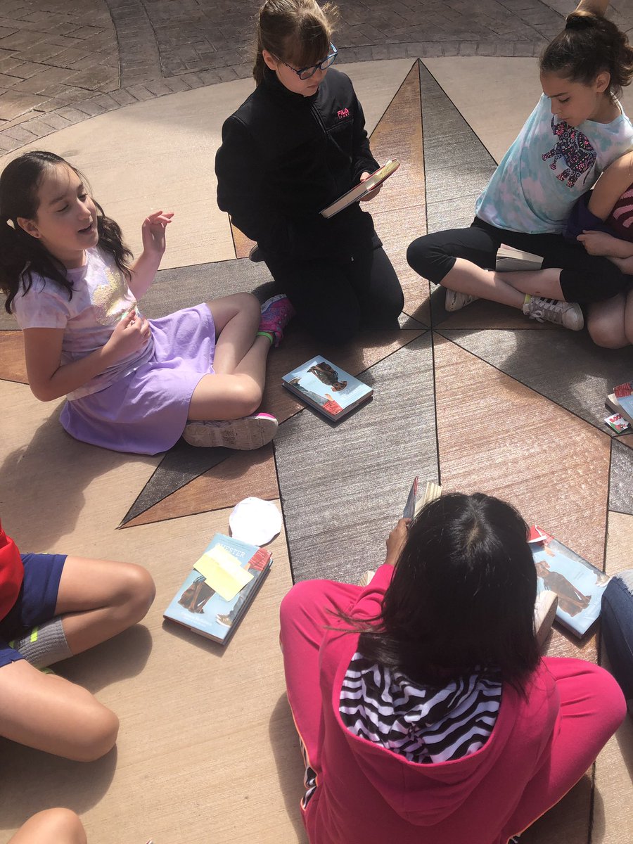 ckear4thgrade's tweet photo. Such a beautiful day to meet with our book clubs in our wonderful courtyard. @ViolaAchieves @violafourth https://t.co/m6qofCVgUS