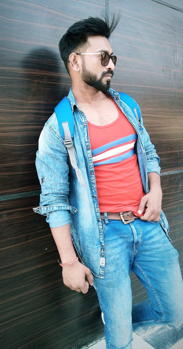 ChromozomeInner's tweet photo. Break Out vests. As street wear or as gymwear? Which is your preference?
Images- thanks Pradeep Shivhare, for the different looks
#versatileclothes #oneteemanylooks #gymwear #streetwear #denims #vests #mensstyles https://t.co/JBAyICicfR