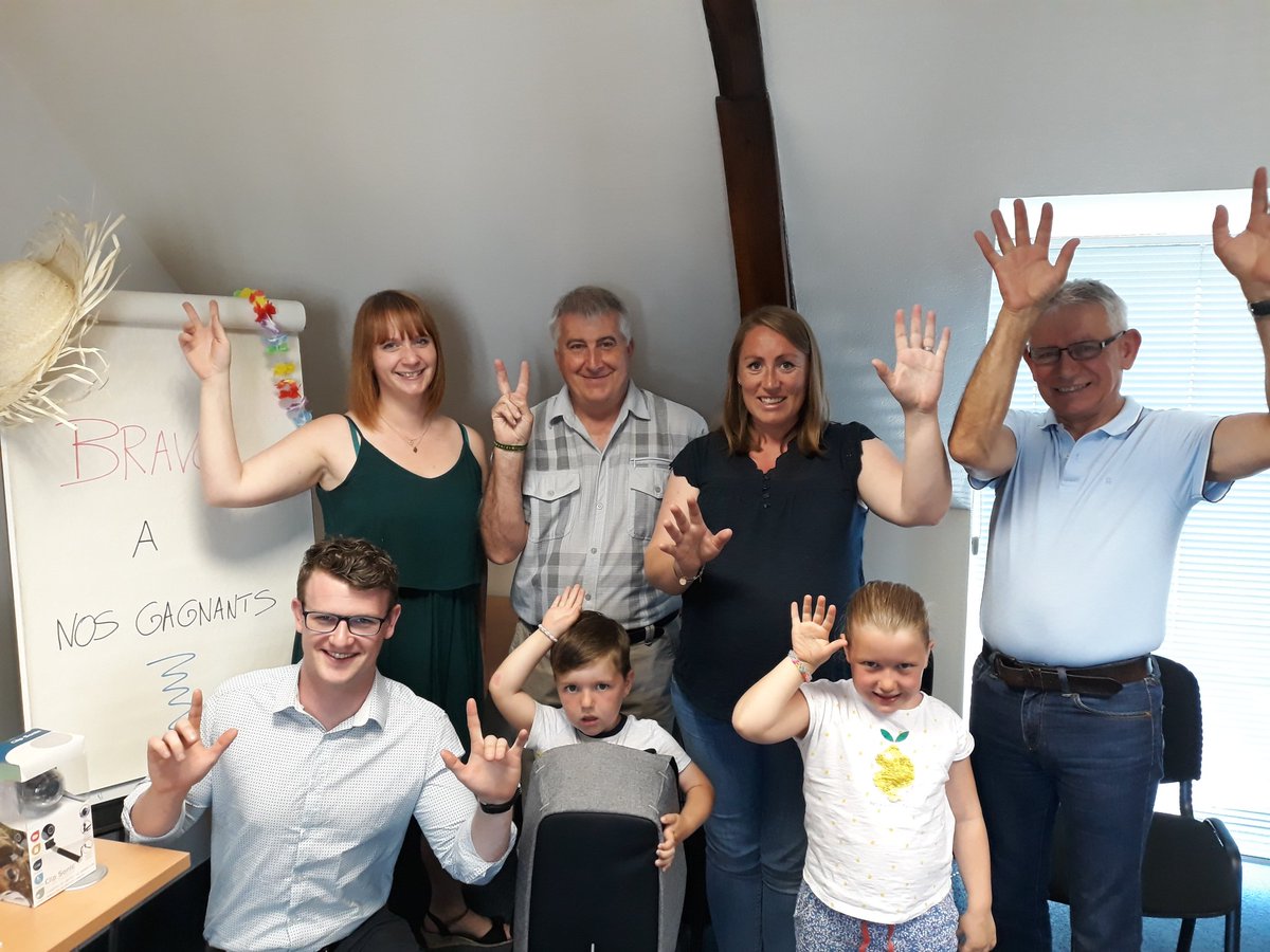 Cette semaine, Remise des lots 100% Associations à l'agence ! 
100% des gagnants ont tenté leur chance 🎁🤞