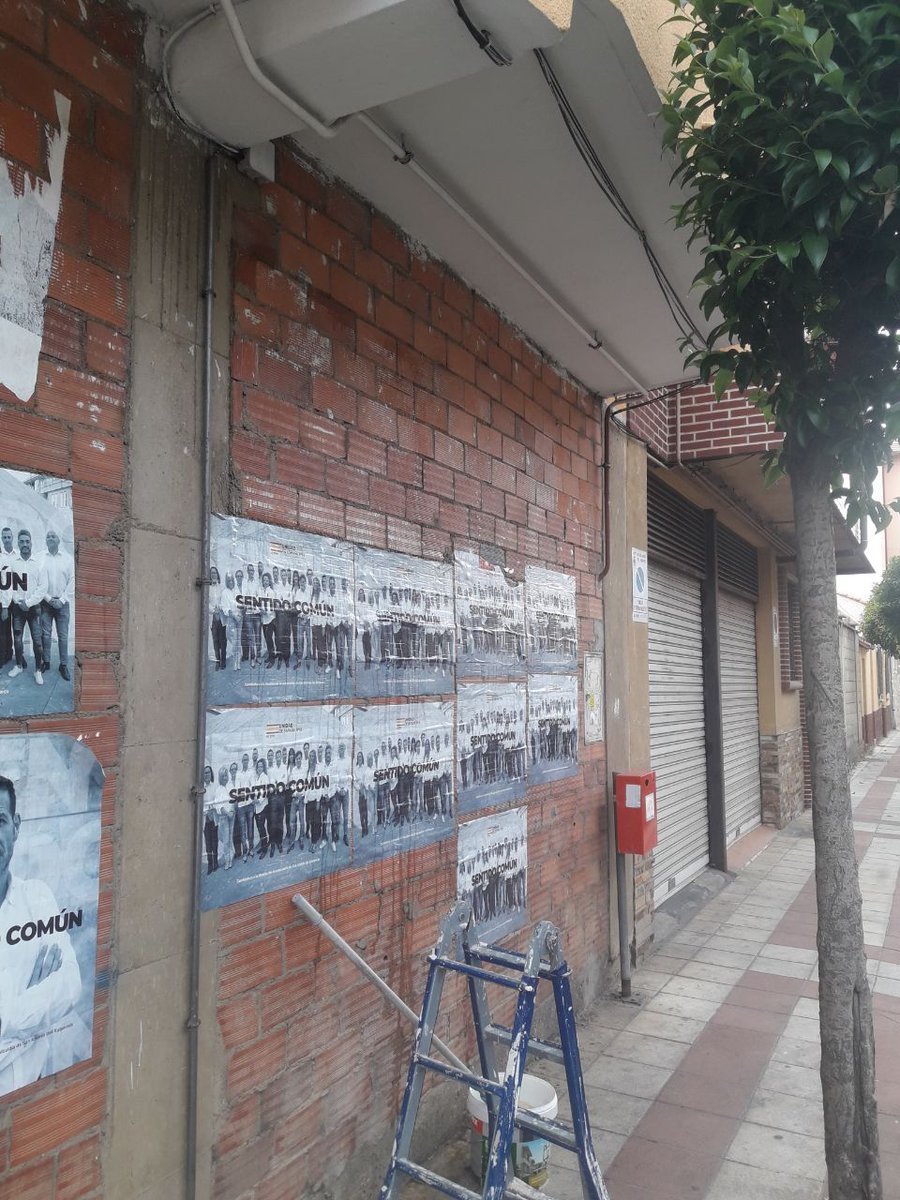 podemosSAR's tweet photo. Si queremos un #municipio #limpio, lo 1° que tenemos que hacer es no mancharlo.

Por eso desde ayer estamos haciendo la #despegadadecarteles por #SanAndresdelRabanedo.

Hoy volveremos a salir. A ver si cunde el ejemplo‼️

#SisePuede #serlimpios
#hayunPodemitaenTi #recicla https://t.co/8SLiAv5gA7