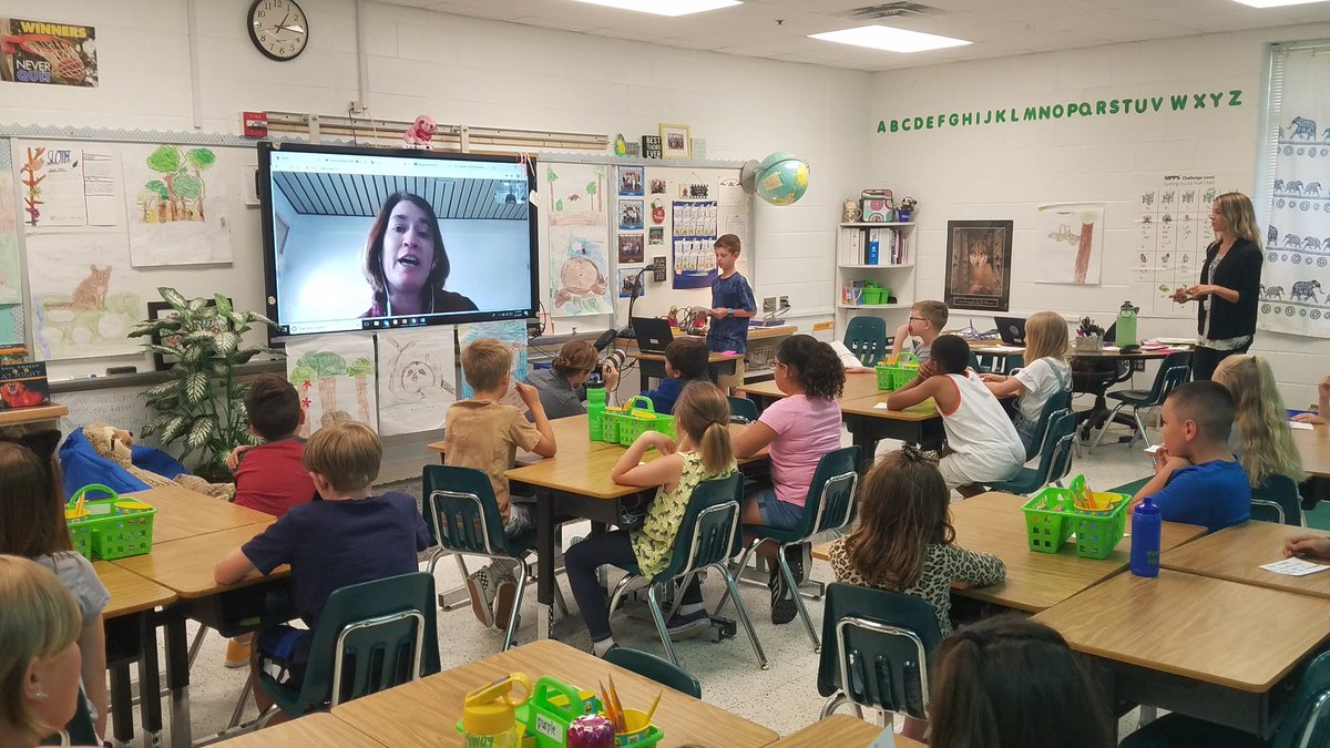 TechTeachVB's tweet image. This wild life expert in Argentina urges students @ThreeOaksElemVB to "Think Globally and Act Locally" to help all species of the world. #globallocal #vbtransforms #vbits #inquiry