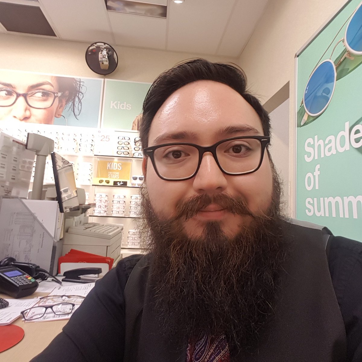 BeardedOptician's tweet photo. Back in Wellington today! Come see me for some new specs! If ya have any of my books, bring them with you!
#amwriting #dayjob #opticial #optician #eyeglasses #writerslife https://t.co/j6rGSZ5wLD