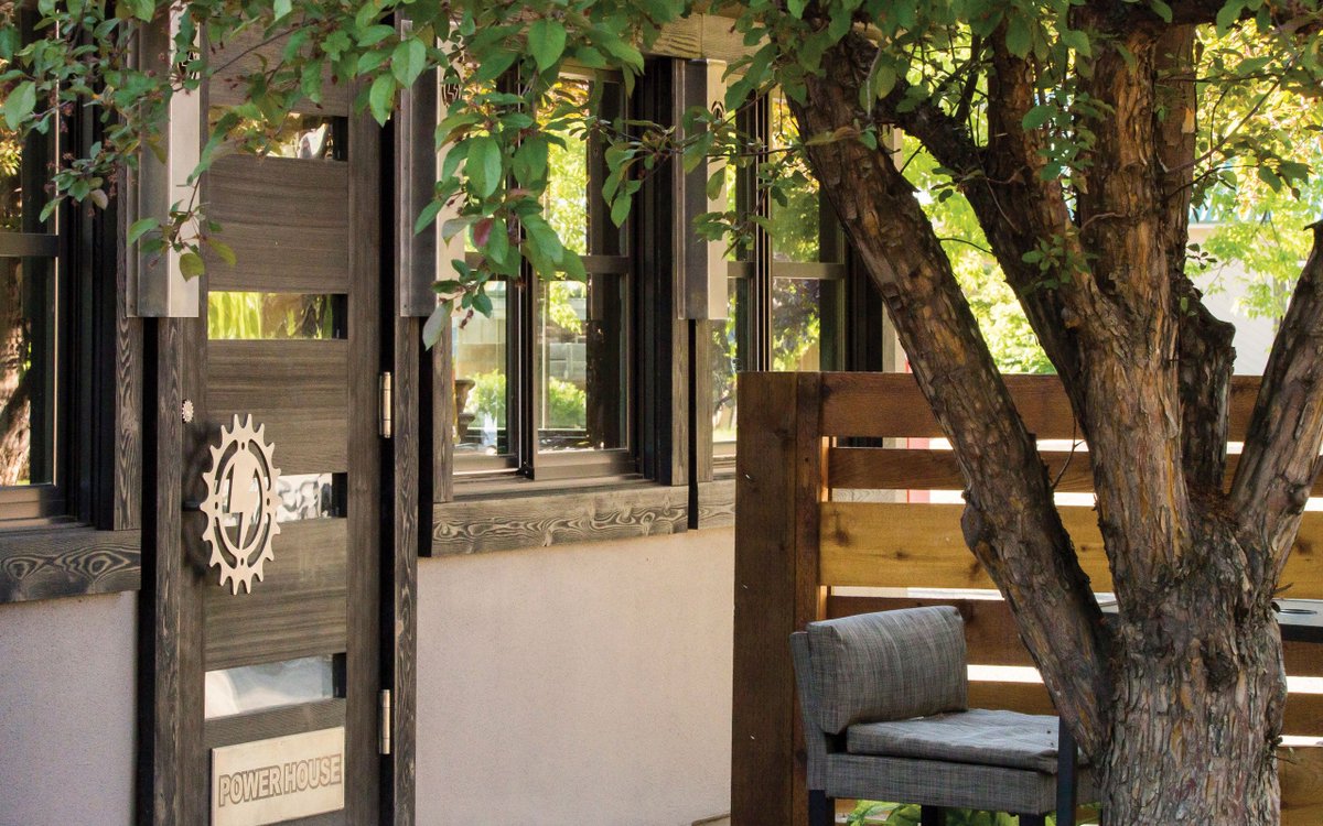 RockyMtHardware's tweet image. This custom grip and engraved kickplate is featured at one of our favorite local restaurants @power_house_id bit.ly/2Kmmr1b 
.
.
#customhardware #customgrip #endlesspossibilities #solidbronze #rockymountainhardware