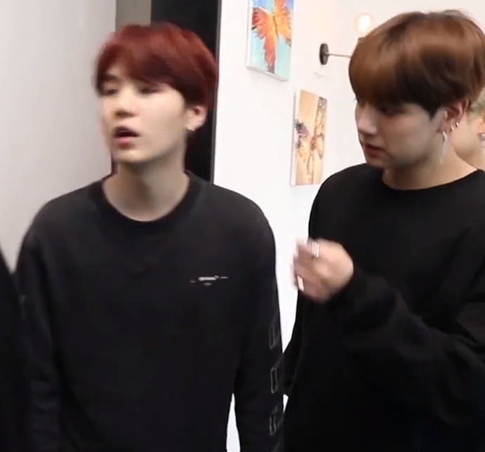 Honey06_13's tweet photo. Yoonkook's Hands: *are slightly close together*

Me: "THEY WANT TO HOLD HANDS!  LET THEM!"

#Run74 https://t.co/7lHlJA9yEl
