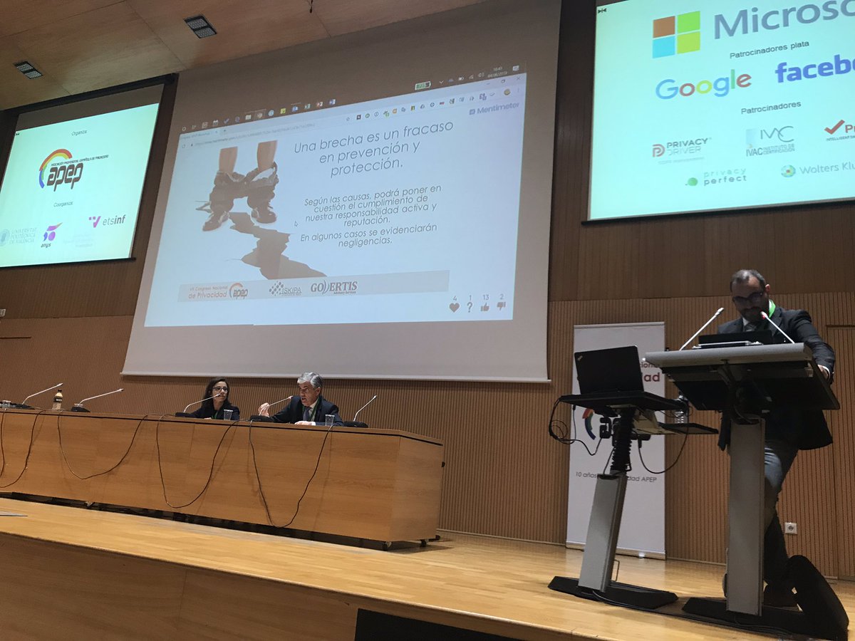 ARIASPOU's tweet photo. Muy gráfico el taller de brechas de seguridad con el que cerramos el #VIICongresoAPEP brillantes @javiercao Jorge Ferre y @alipinha https://t.co/6VVsqCTDe9