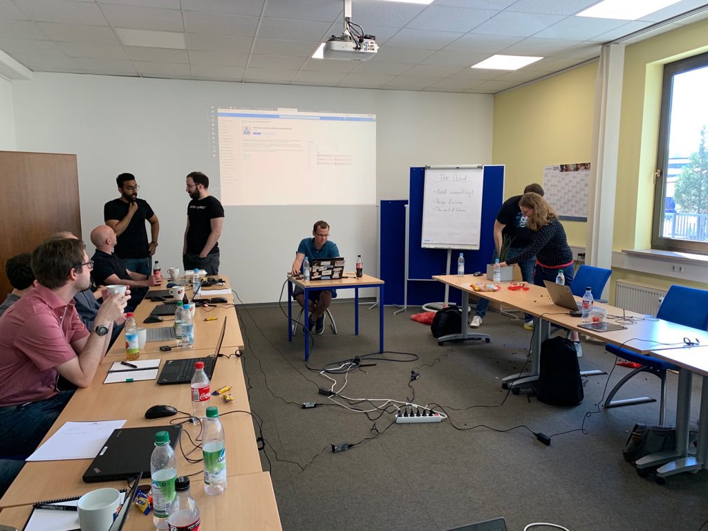 ULSolutionsSIS's tweet photo. Von ☁️ zu 🏎 in nicht mal 12 Stunden! - Cloud-Workshop &amp; anschließendes Team-Event des #MedicalApplication-Teams. #mprocks https://t.co/tManN2U9t4