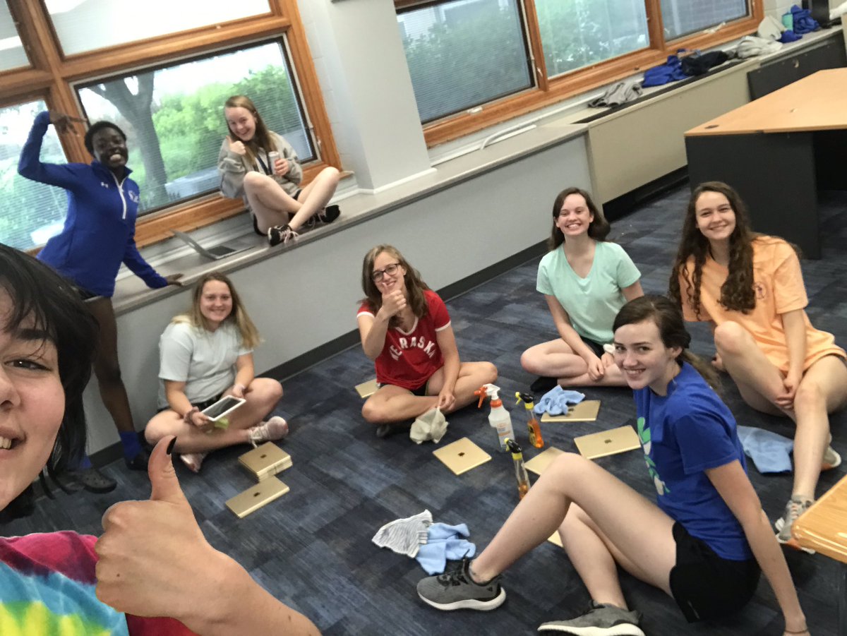 mariantars's tweet photo. first summer workday :) https://t.co/VIxFMEcNMe