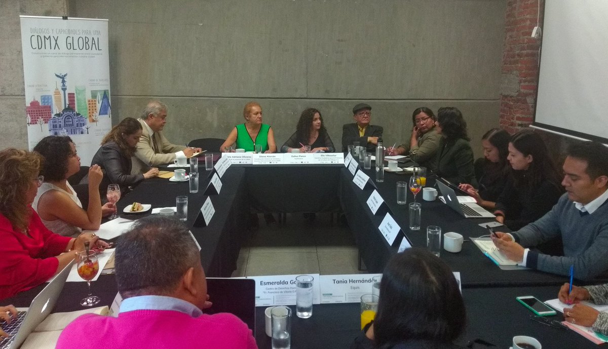 InternacCDMX's tweet photo. #EnEsteMomento llevamos a cabo la Sobremesa "#CDMXGlobal: #CiudadDeDerechos" para dialogar con representantes de la sociedad civil sobre los avances y retos de nuestra ciudad en materia de inclusión social y derechos humanos. https://t.co/rRo9qKTqSb