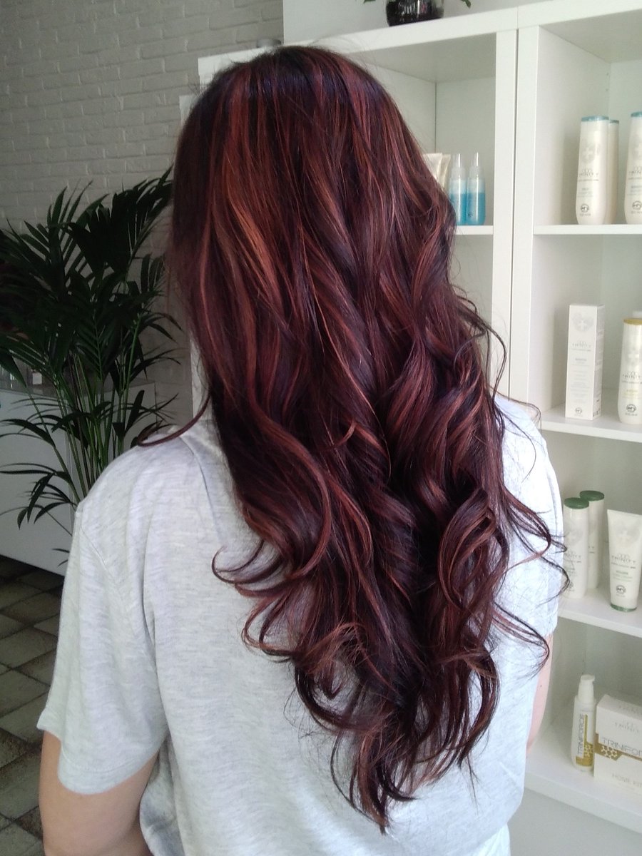 MaereSeverine's tweet photo. #HAIR IS YOUR #CANVAS 
VDT #Vogue #color and #haircare  vol van #natuurlijke bestanddelen 
#Trinity haircare met grootste #bio-certificering en #dermatologisch getest allemaal beoordeeld met een 'A'.  
https://t.co/VJO37sydYx https://t.co/cOurp5UFf6