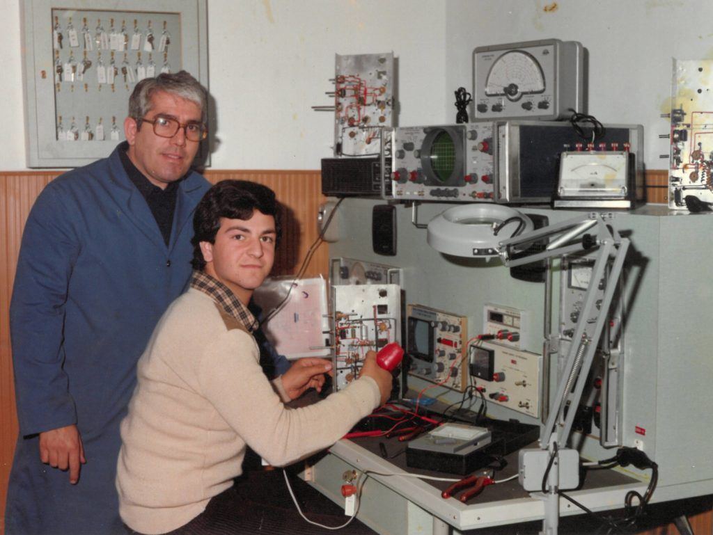4WallEurope's tweet photo. Find out how our 2018 Smart Star, Tony Stanzione, went from working as a TV/radio Repair Apprentice in Italy, to become our talented LED Repair Specialist > https://t.co/SWHKcfYyax
#ledrepair #ledspecialist https://t.co/lPfhs0vom9