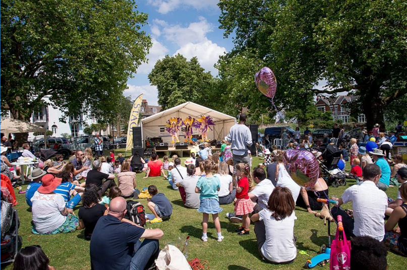 studiokew's tweet photo. StudioKew will be at Kew Fete on 22nd June this year!
We will be on stage at 1.30pm.
Looking forward to seeing everyone there supporting this event which supports local charities 💛
https://t.co/Plcg7CFGbp
#StudioKew #YesBrazil @KewFete https://t.co/IHvrmJhtnR