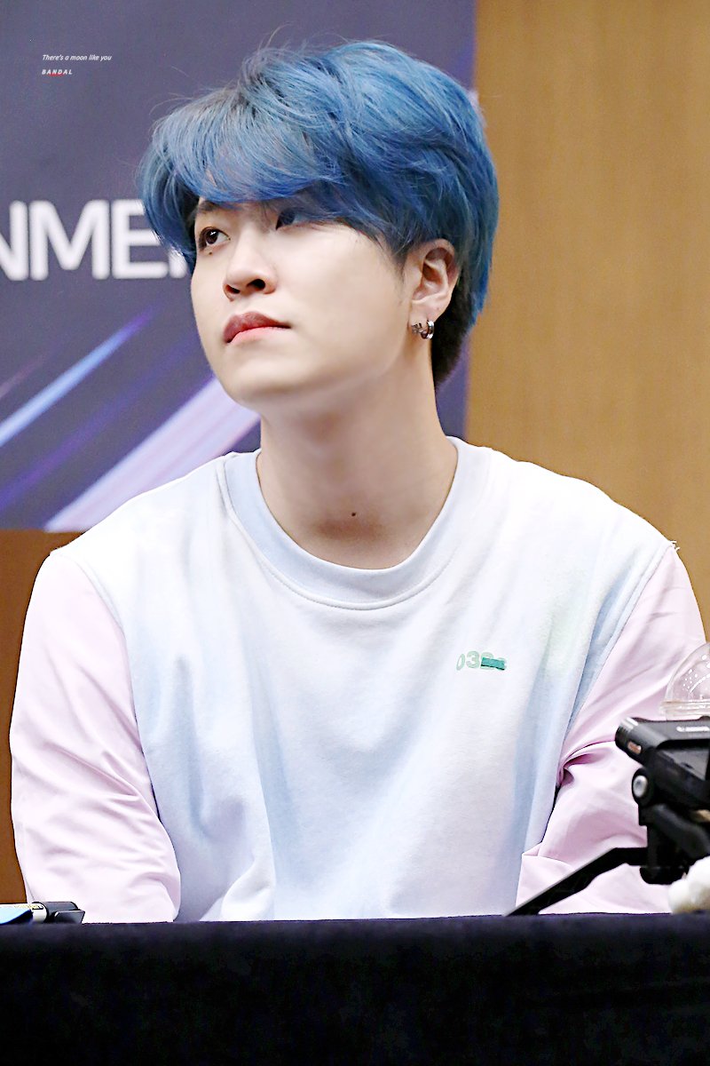 young2_0917's tweet photo. 190531 영등포 팬싸인회 영재

기억난다..모델과 과탑 테리우스 선배...👱‍♂️

#갓세븐 #영재 #GOT7 #Youngjae https://t.co/PTVOiVTDNN