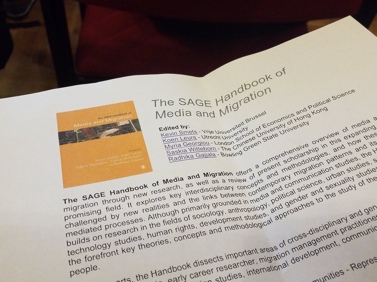 FionaSeiger's tweet image. There's a new handbook on the shelves  #digitalmigration #mediaandmigration edited by @koenleurs @kevinsmets Myria Georgiou @MediaLSE Saskia Witteborn and Radhika Gajjala. Here, @elisax00 speaks about her contribution.