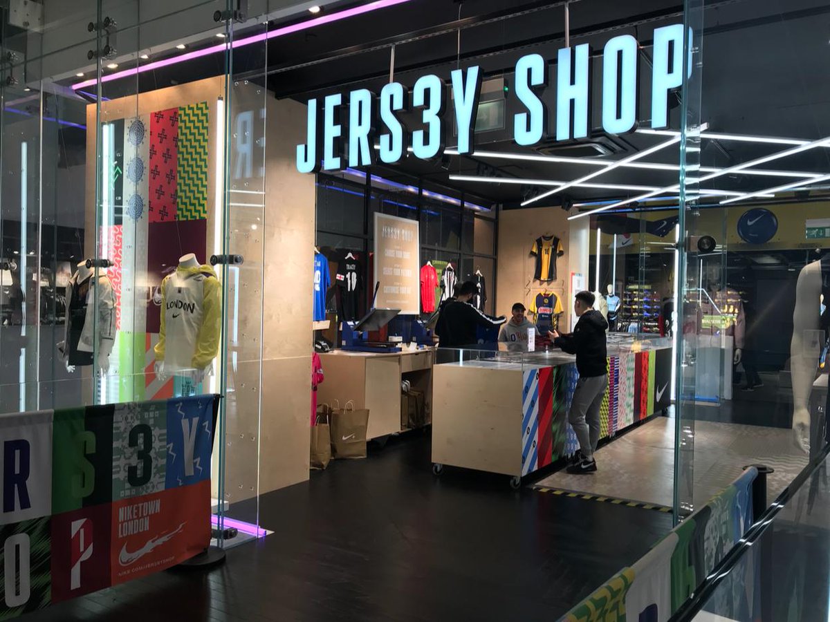 #RETAIL : #LONDON'S CALLING
#INSPIRATIONS, #EXPERIENCES, #ACTIONS !
JEUDI 27 JUIN - LONDRES

Rejoignez-nous jeudi 27 juin à Londres pour vivre une expérience retail riche et inspirante !

Informations et inscription : Anne-Victoire Napoly anapoly@lemensearch.com ou 01 53 65 71 20