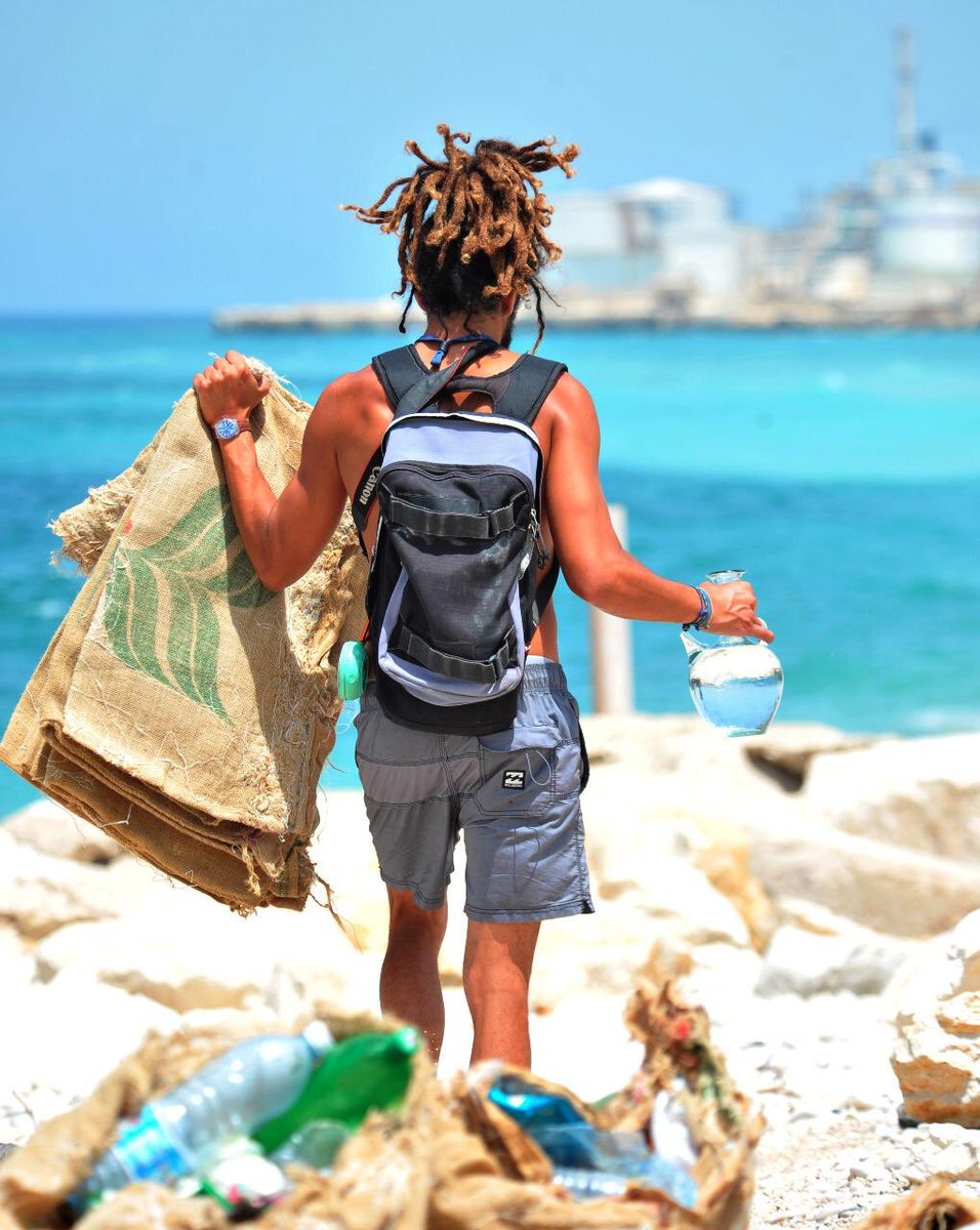 balasticleb's tweet photo. Ghlayghile clean up part 3 in collaboration with beitibeitak @balasticleb #cleanthesea #reduceplasticwaste #protectseaanimals https://t.co/3XM7CCCeXG
