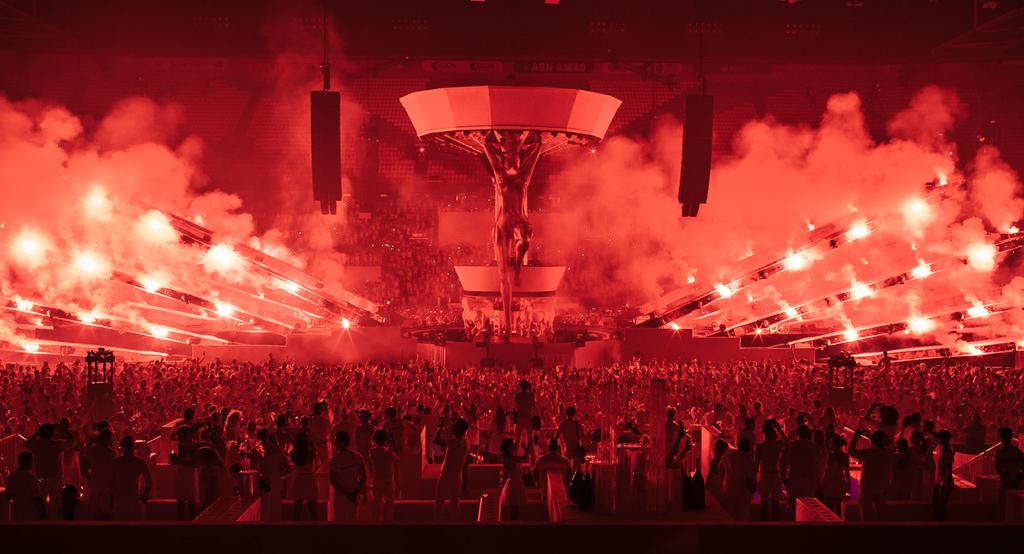 sensation's tweet photo. Red Skies ♥️ https://t.co/o8cpiITOcD