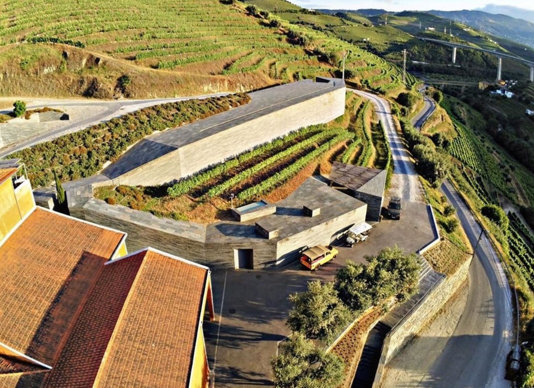 uniquestays's tweet photo. Endless vineyards, incredible architecture, nice weather, splendid wine... what else? #uniquestays #historichotels #charmehotels #lifeatease #uniquehotels #luxuryhotels #quintadovallado #pesodaregua #portugal @QuintaDoVallado https://t.co/jUEbINTwTR