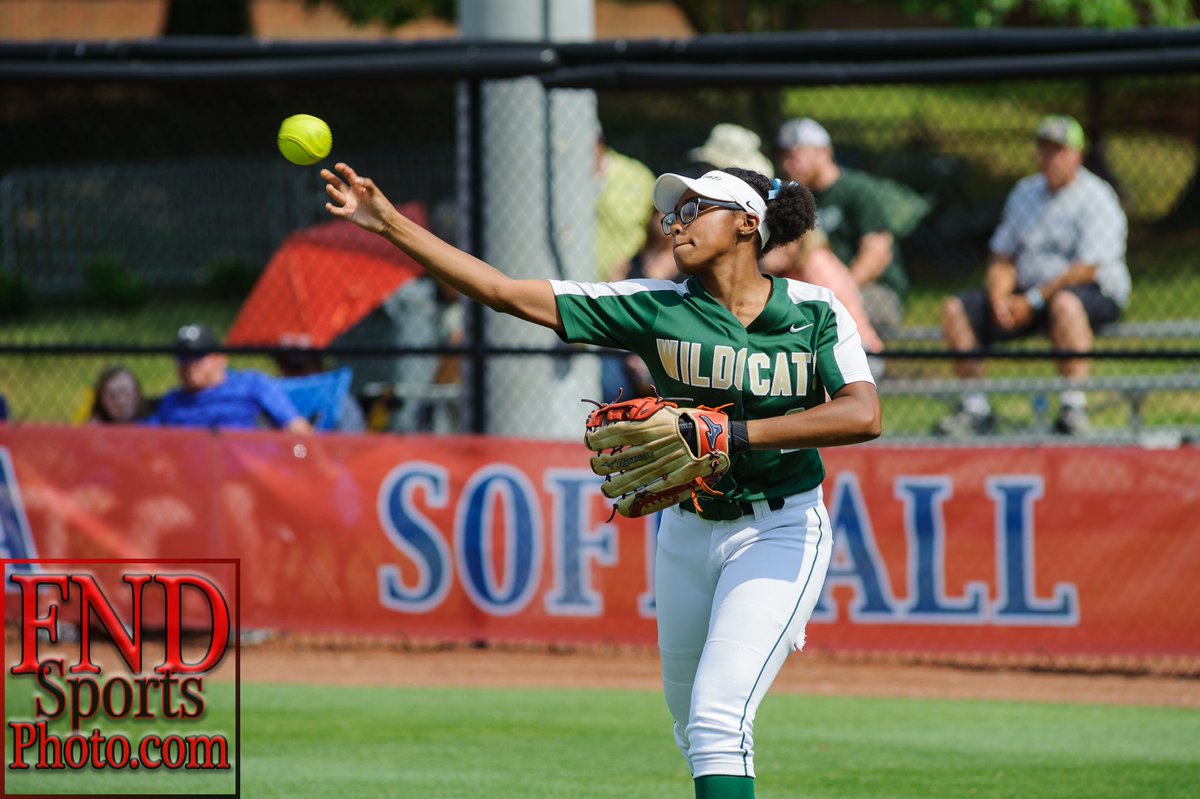 fnd_photo's tweet photo. @ERladysoftball https://t.co/LPyWbjIEOF