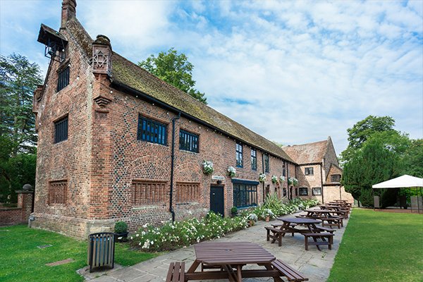 Venues_org_uk's tweet photo. .@tudorbarneltham is surrounded by thirteen acres of parkland and a medieval moat. This venue is perfect for casual dining as well as celebratory meals, weddings, parties and corporate events. https://t.co/13RfrPpadC #TudorBarn #tudorbarninLondon #eventspaces #londonvenues https://t.co/QtKZB5LoyF