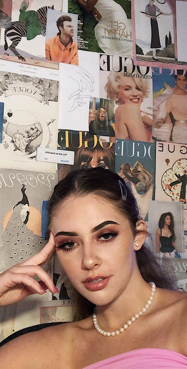 ch_xrlotte's tweet photo. @maddieruthh has incredible makeup skills and i’m gonna show em off wherever i can :)))) https://t.co/as6J92D2v0